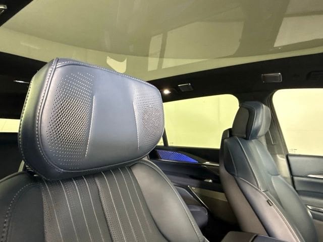 2025 Cadillac Escalade IQ Luxury 2 - Photo 38