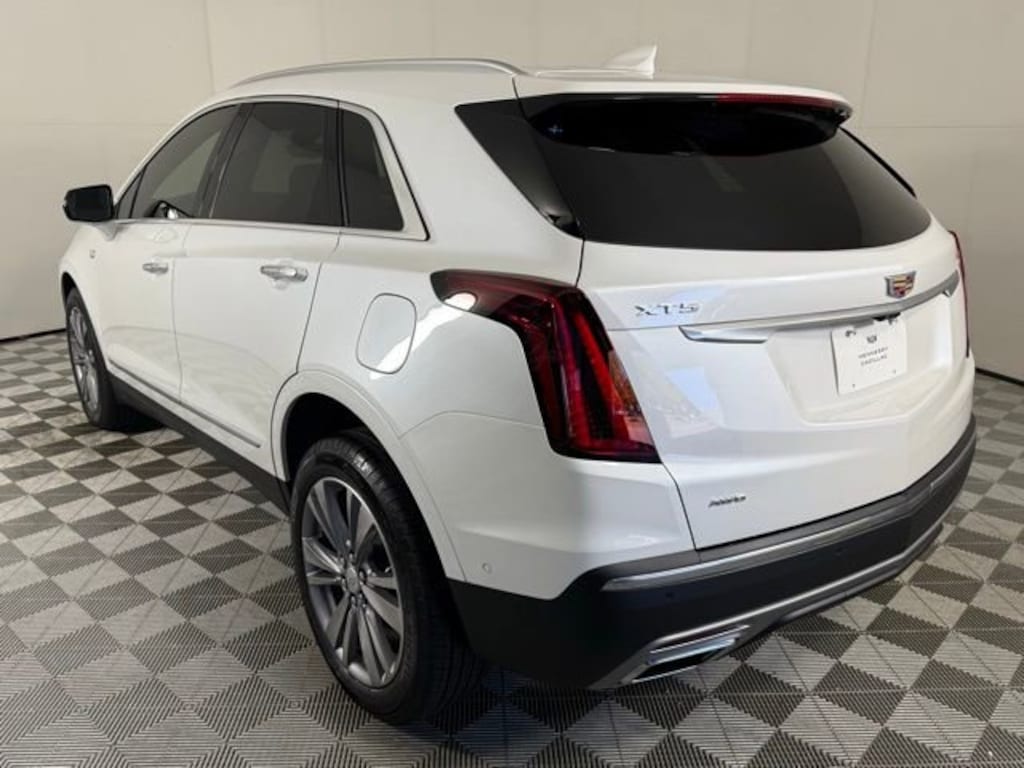 New 2025 CADILLAC XT5 Premium Luxury SUV