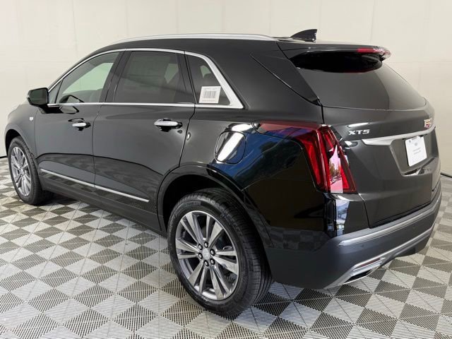 2025 Cadillac XT5 Premium Luxury photo 3