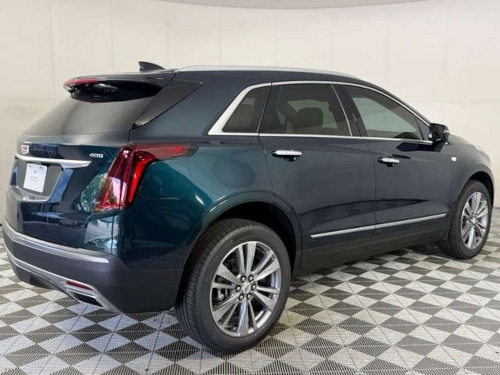 New 2026 CADILLAC XT5 Premium Luxury SUV