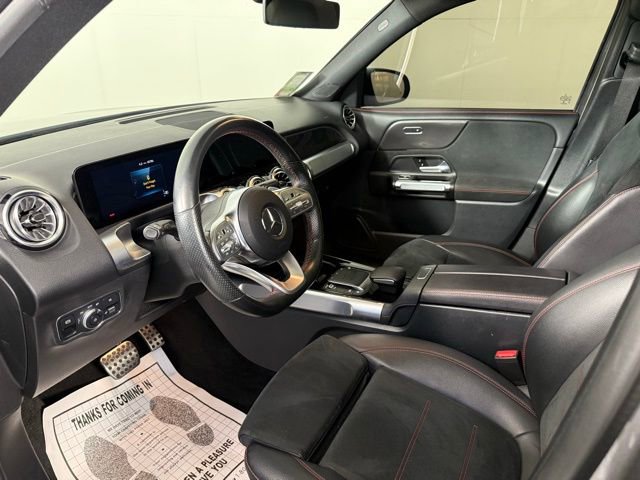 2022 Mercedes Benz GLB 250 photo 3