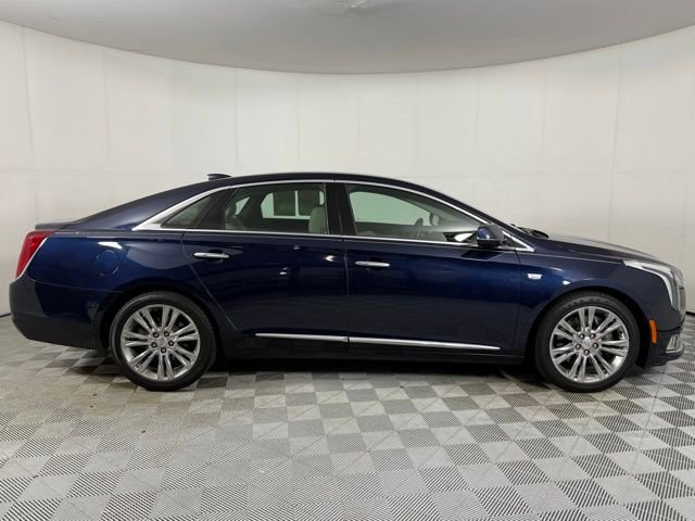 2019 Cadillac XTS Luxury photo 3