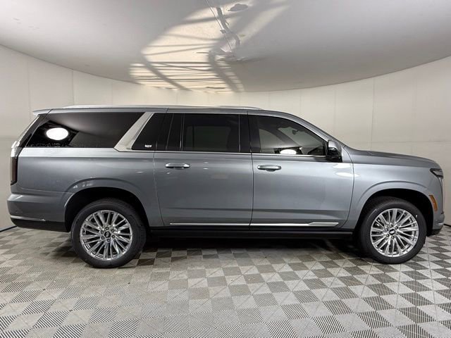 2025 Cadillac Escalade ESV Premium Luxury photo 3