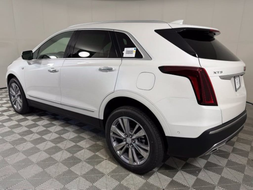 New 2026 CADILLAC XT5 Premium Luxury SUV