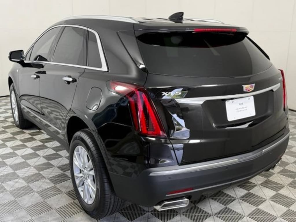 New 2026 CADILLAC XT5 Luxury SUV