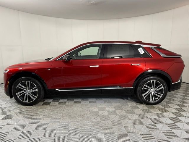 2026 Cadillac Lyriq Luxury photo 2