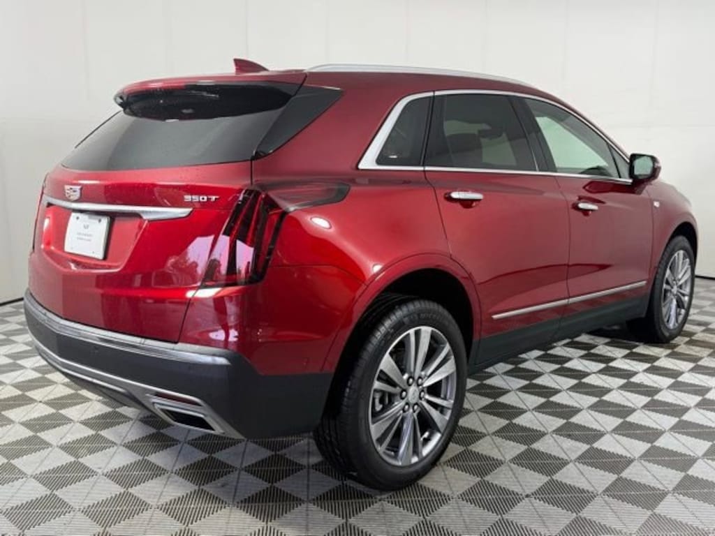 New 2025 CADILLAC XT5 Premium Luxury SUV