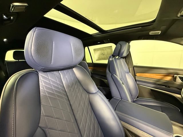 2026 Cadillac VISTIQ Premium Luxury - Photo 38