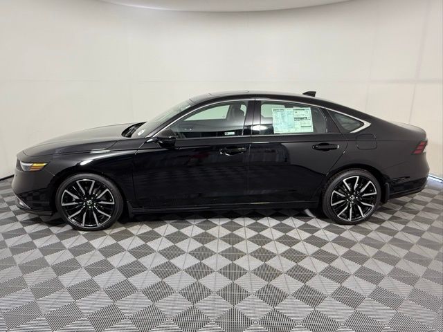 2025 Honda Accord Hybrid Touring photo 3