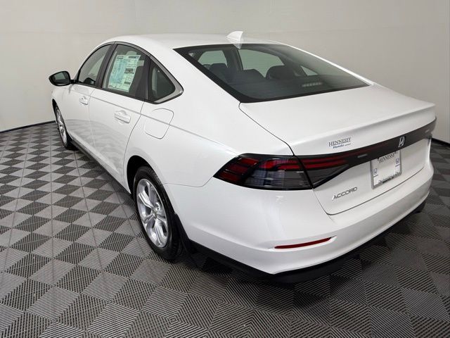 2025 Honda Accord LX photo 4