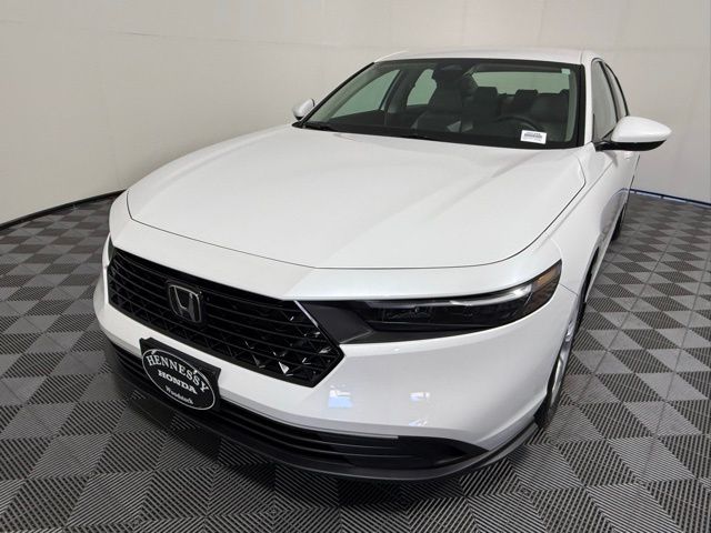 2025 Honda Accord LX photo 2