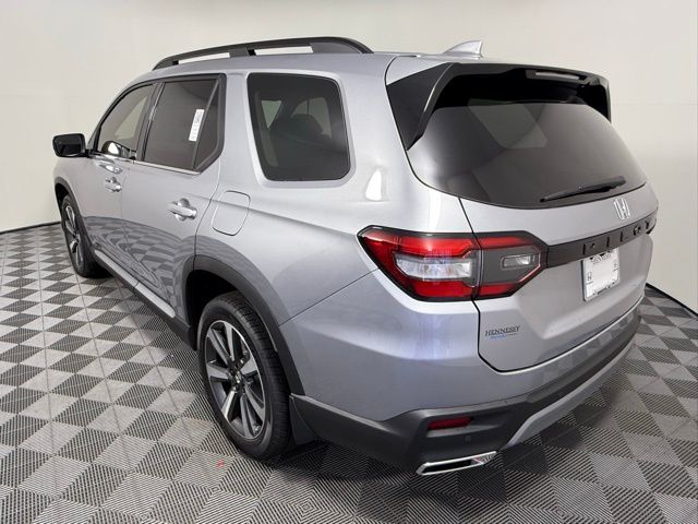 2025 Honda Pilot Touring photo 4