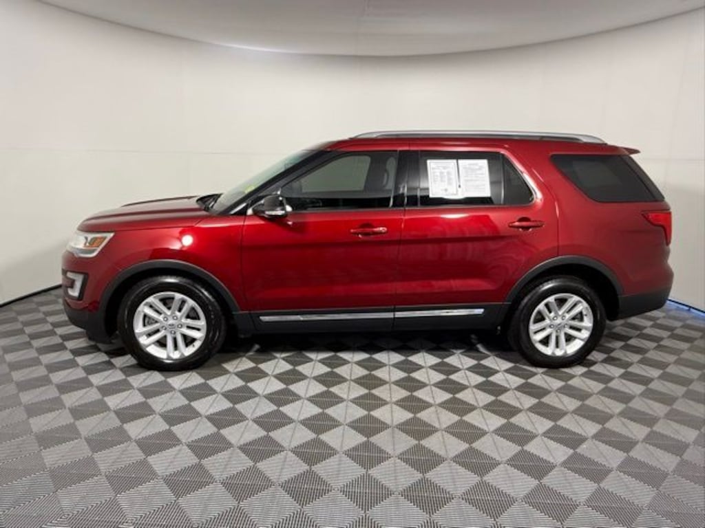 Used 2017 Ford Explorer XLT SUV