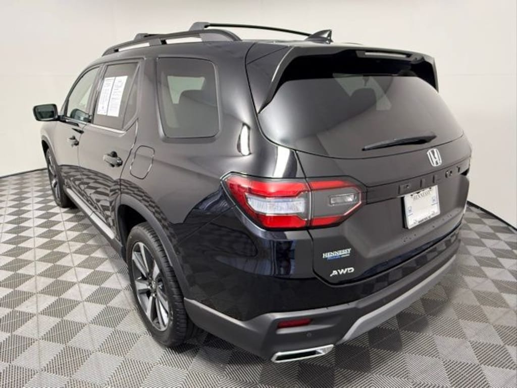 Used 2024 Honda Pilot Touring SUV