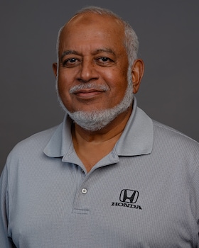 Staff member Titu Rashid from ID_2df0f464a126