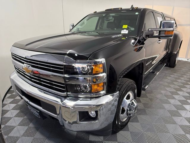2016 Chevrolet Silverado 3500HD LTZ photo 2