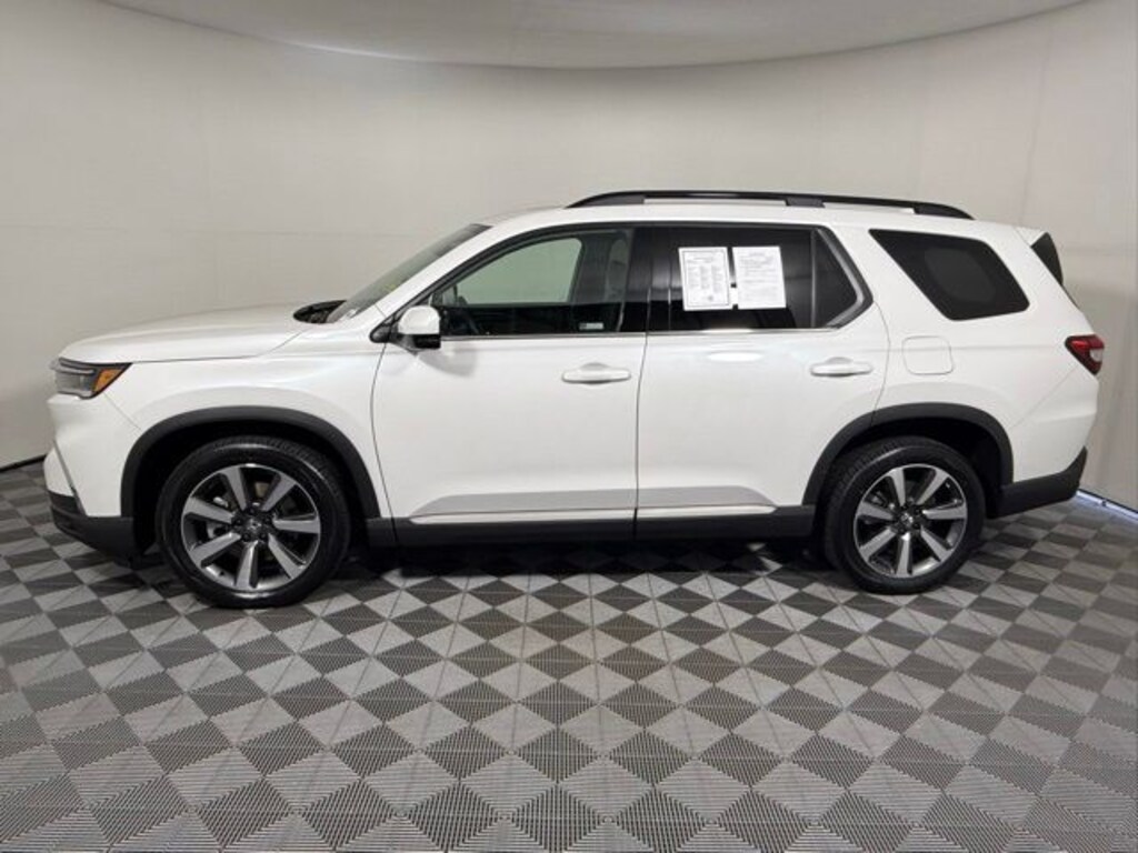 Used 2025 Honda Pilot Elite SUV