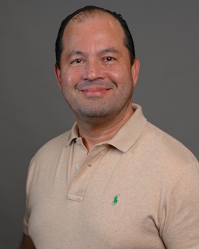 Staff member Luis Santamaria from ID_2df0f464a126