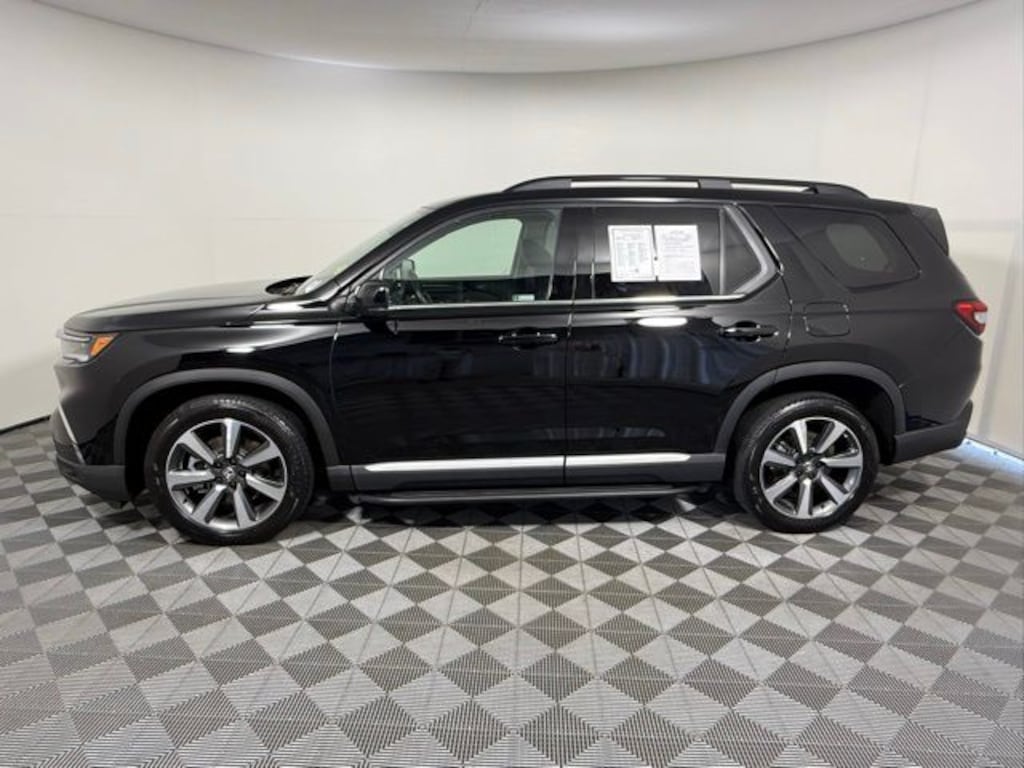 Used 2024 Honda Pilot Elite SUV