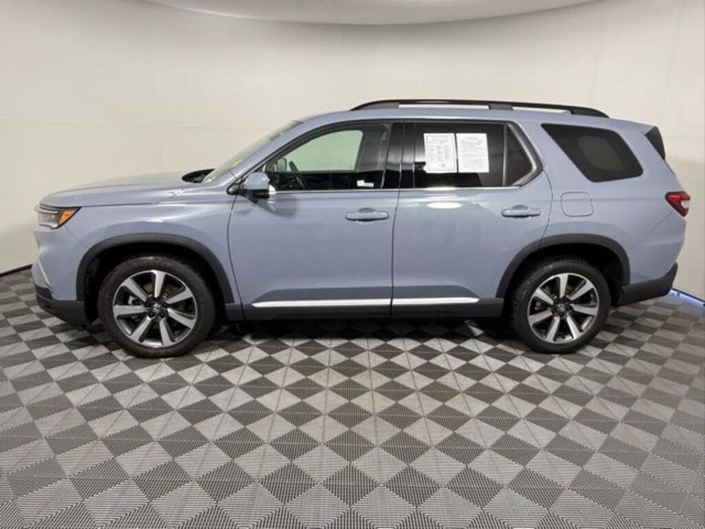 Used 2025 Honda Pilot Touring SUV