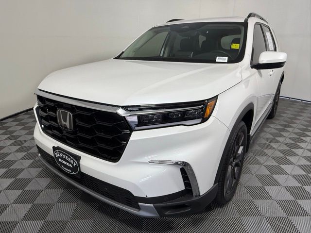 2024 Honda Pilot Touring photo 2