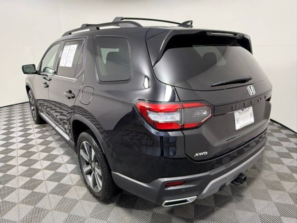 Used 2024 Honda Pilot Elite SUV