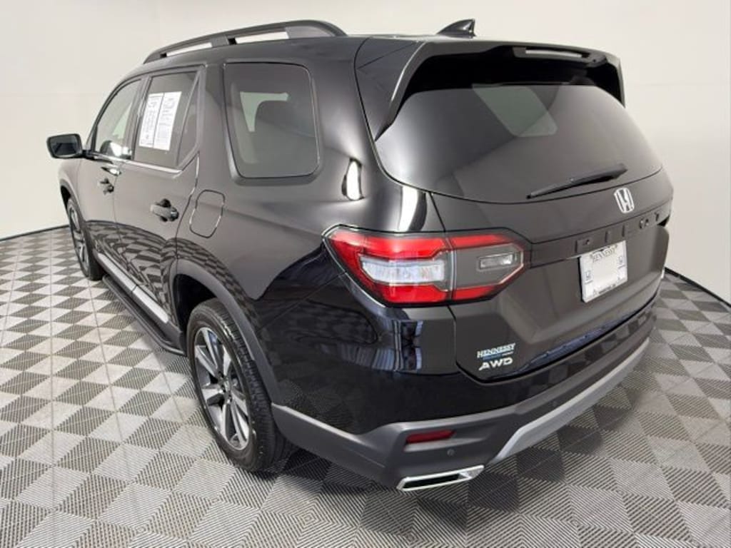 Used 2024 Honda Pilot Elite SUV