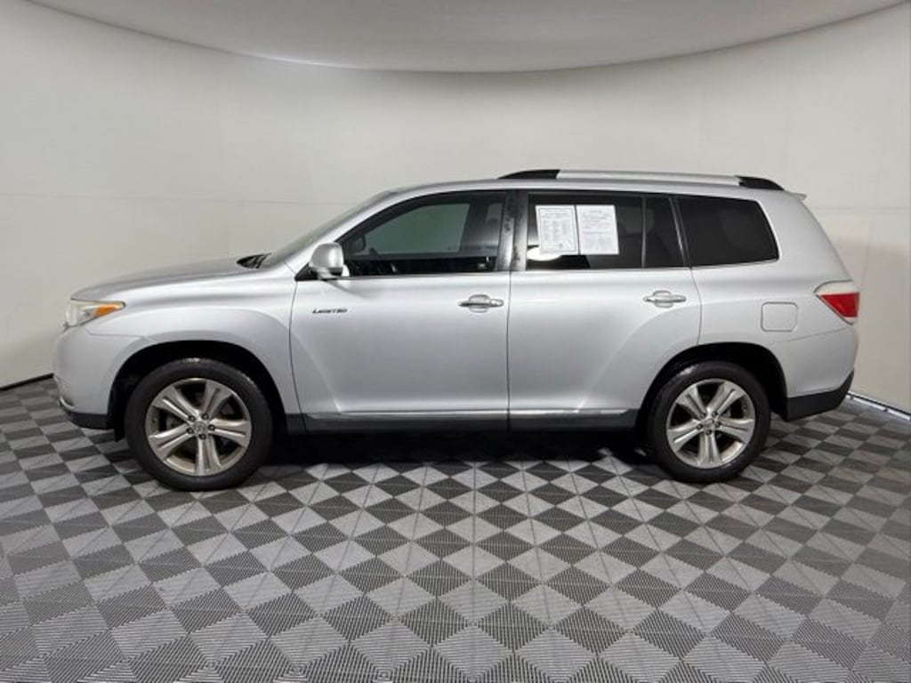 Used 2013 Toyota Highlander Limited V6 SUV