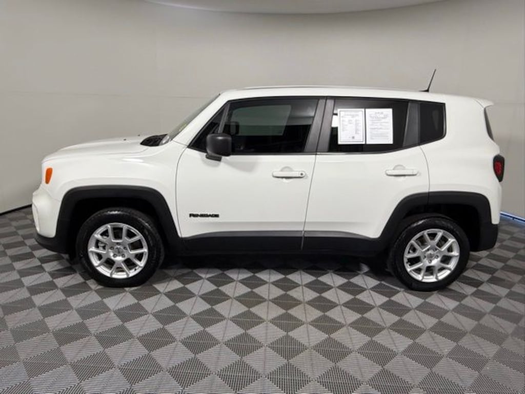 Used 2023 Jeep Renegade Latitude SUV