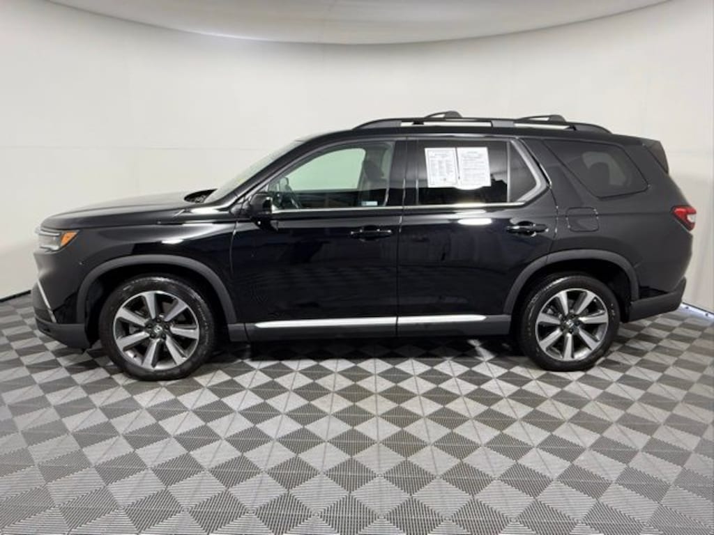Used 2024 Honda Pilot Elite SUV