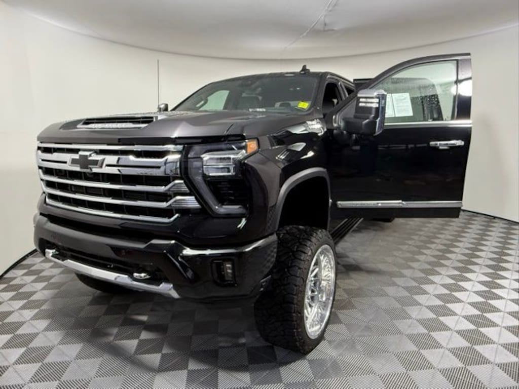 Used 2024 Chevrolet Silverado 2500 HD High Country Truck Crew Cab