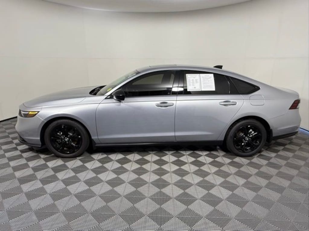 Used 2025 Honda Accord SE Sedan
