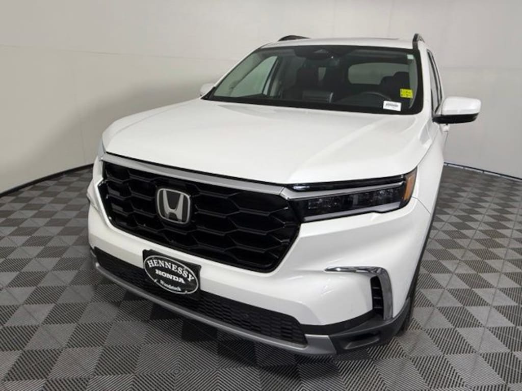 Used 2025 Honda Pilot Touring SUV
