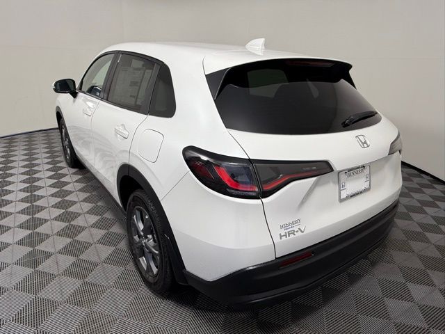 2026 Honda HR-V LX photo 3