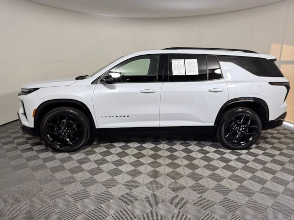 Used 2026 Chevrolet Traverse RS SUV