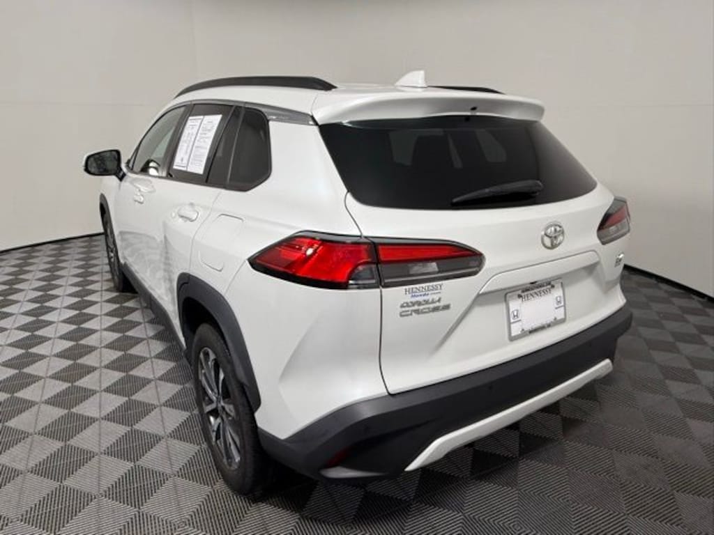 Used 2022 Toyota Corolla Cross XLE SUV