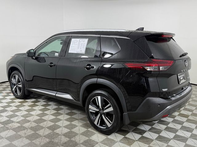 2022 Nissan Rogue SL photo 2