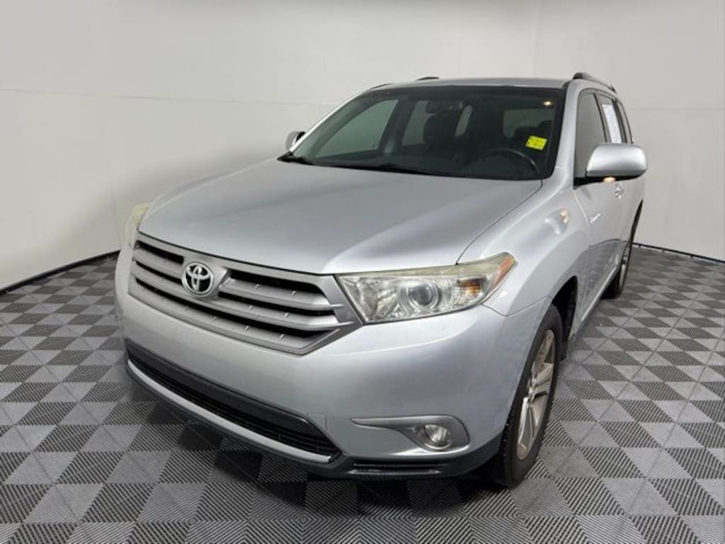 Used 2013 Toyota Highlander Limited V6 SUV