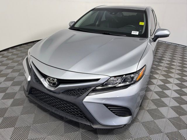 Used 2018 Toyota Camry SE with VIN 4T1B11HK6JU067080 for sale in Woodstock, GA