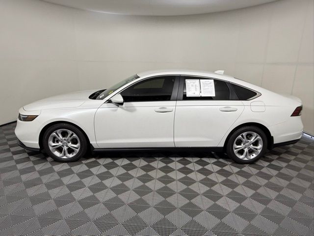 2025 Honda Accord LX photo 3