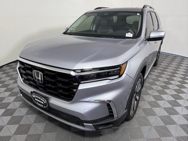 2025 Honda Pilot Touring photo 2
