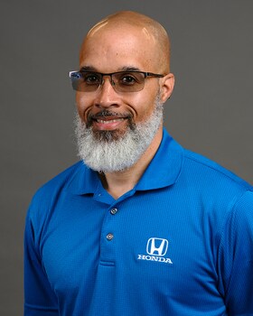 Staff member Damian Seard from ID_2df0f464a126