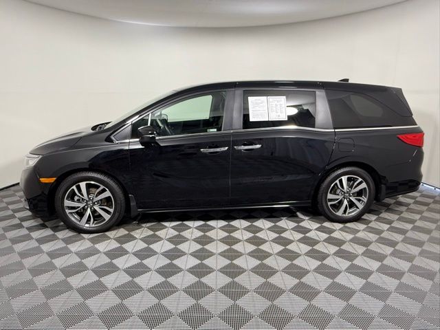 2023 Honda Odyssey Touring photo 3