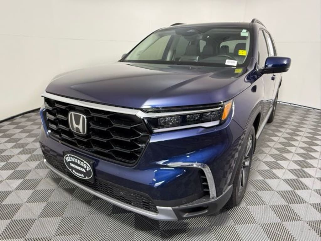 Used 2025 Honda Pilot Touring SUV