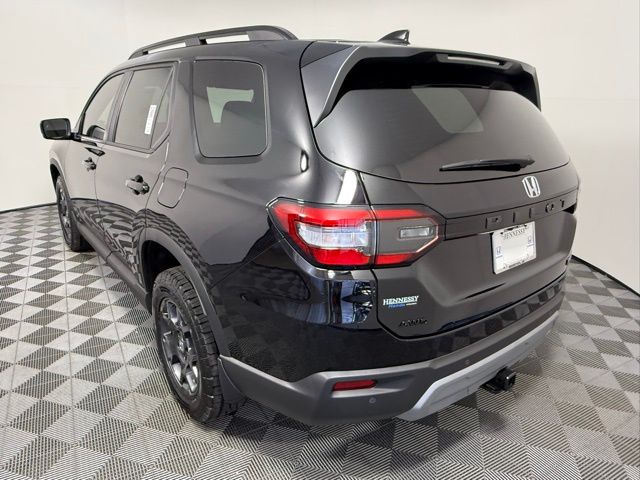 2025 Honda Pilot TrailSport photo 3