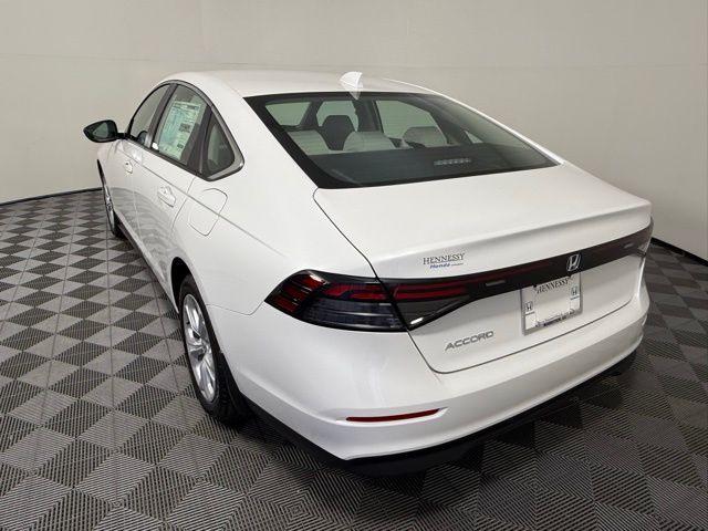 2025 Honda Accord LX photo 4