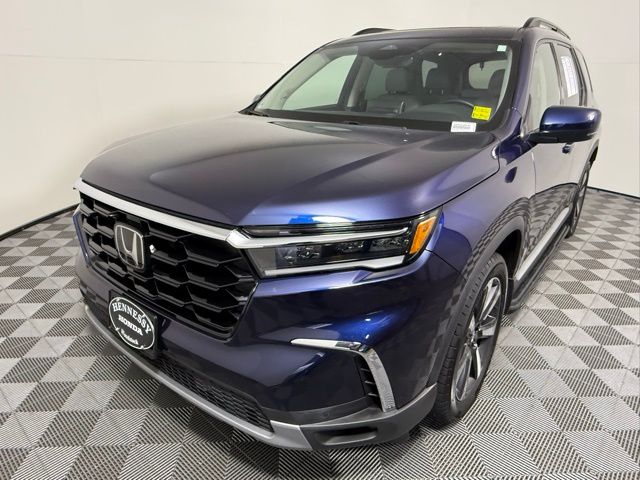 2023 Honda Pilot Touring photo 2