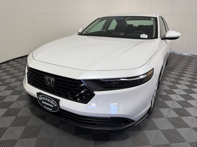 2025 Honda Accord LX photo 2