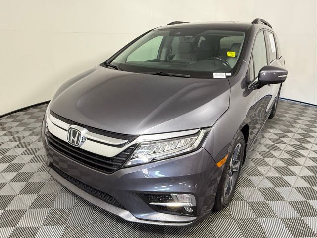 2020 Honda Odyssey Touring photo 2