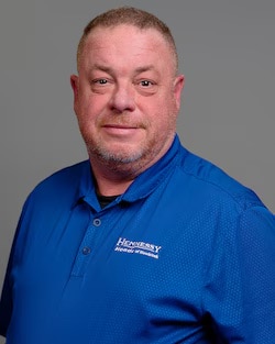 Staff member Steve Ray from ID_2df0f464a126